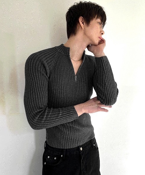 COSYHARU(コシハル)の「マッスルフィットハーフジップリブニット(ニット/セーター・メンズ・チャコール/ブラック/グレー・LARGE/MEDIUM)」の14枚目の写真