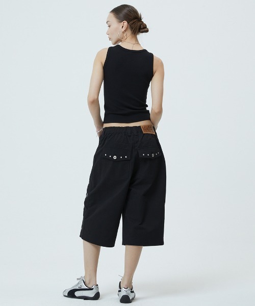MAHAGRID(マハグリッド)の「『mahagrid/マハグリッド』CROSS STUD TANK TOP/クロス スタッズ タンクトップ(タンクトップ・レディース・ホワイト/ブラック・FREE)」の6枚目の写真