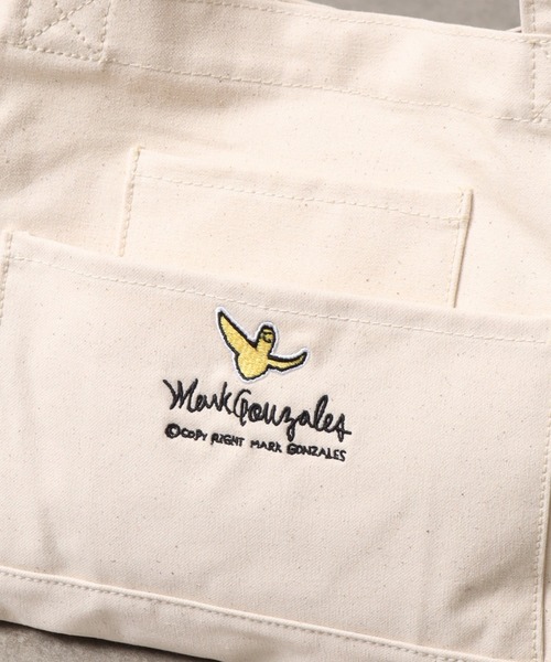 Mark Gonzales(マーク・ゴンザレス)の「【Mark Gonzales/マーク ゴンザレス】アートワークデザインコレクション アウトポケットトートバッグ(トートバッグ・メンズ・ホワイト・FREE)」の5枚目の写真