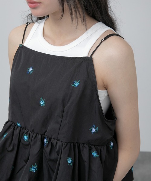 HEILIS(ヘイリス)の「花柄刺繍キャミソール / 花柄 刺繍 キャミ ブラック ノースリーブ 韓国 春服 夏服 秋服 冬服 ガーリー トレンド チュニック トップス レイヤード セットアップ対応(キャミソール・レディース・ブラック・FREE)」の10枚目の写真