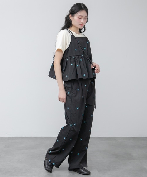 HEILIS(ヘイリス)の「花柄刺繍キャミソール / 花柄 刺繍 キャミ ブラック ノースリーブ 韓国 春服 夏服 秋服 冬服 ガーリー トレンド チュニック トップス レイヤード セットアップ対応(キャミソール・レディース・ブラック・FREE)」の13枚目の写真