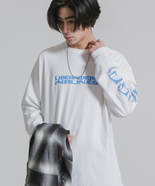 Liberaiders(リベレイダース)の「Liberaiders/リベレイダース AIRLINE L/S TEE 袖プリント ロンT 2026年春夏(Tシャツ/カットソー・メンズ・ホワイト/ブルー・M/L/XL)」の1枚目の写真