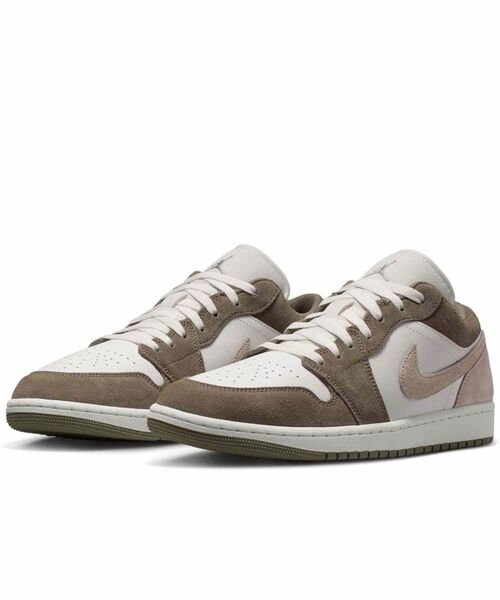 JORDAN BRAND（ジョーダンブランド）の「エア ジョーダン 1 LOW メンズシューズ / Air Jordan 1 Low Men's Shoes 553558-046 Olive Grey（スニーカー・メンズ・サンドグレー・30/29.5/29/28.5/28/27.5/27/26.5/26/25.5/25）」の7枚目の写真