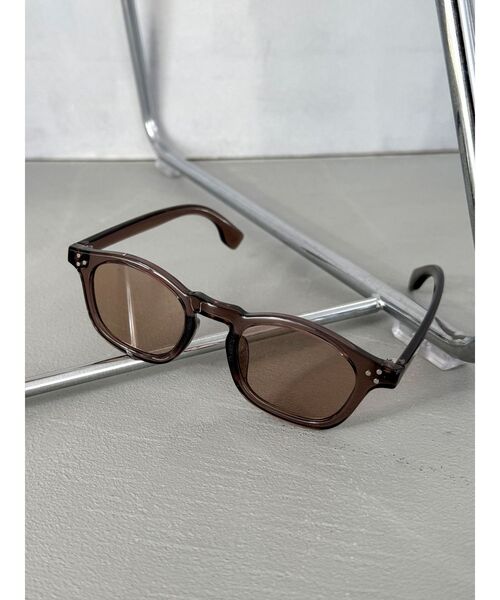Ungrid(アングリッド)の「クリアフレームカラーサングラス(サングラス・レディース・ブラウン・FREE)」の1枚目の写真
