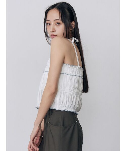 MURUA(ムルーア)の「バイカラーギャザーキャミソール(キャミソール・レディース・ブラウン/ホワイト/ブラック・FREE)」の14枚目の写真