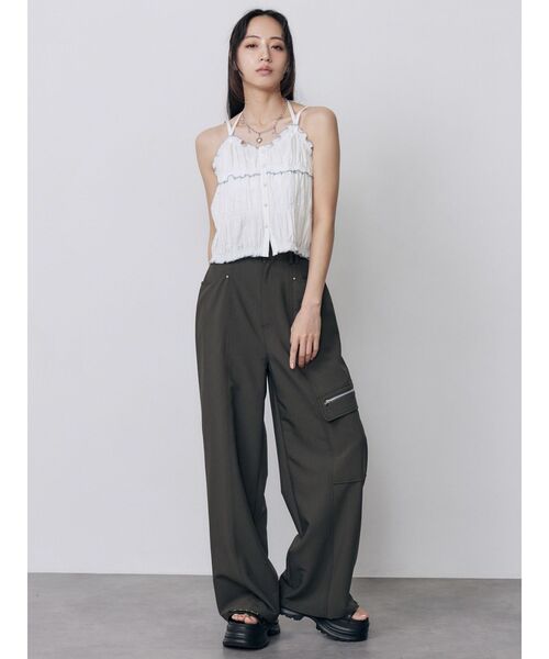 MURUA(ムルーア)の「バイカラーギャザーキャミソール(キャミソール・レディース・ブラウン/ホワイト/ブラック・FREE)」の20枚目の写真