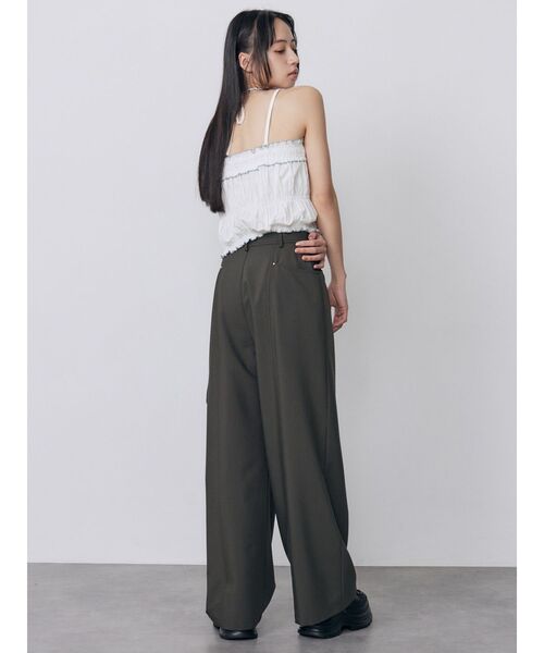 MURUA(ムルーア)の「バイカラーギャザーキャミソール(キャミソール・レディース・ブラウン/ホワイト/ブラック・FREE)」の22枚目の写真