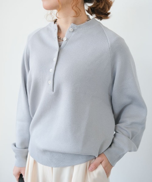 aquagarage(アクアガレージ)の「スウェットライクヘンリーネックトップス(Tシャツ/カットソー・レディース・ライトグレー/アイボリー/ブラック・FREE)」の8枚目の写真