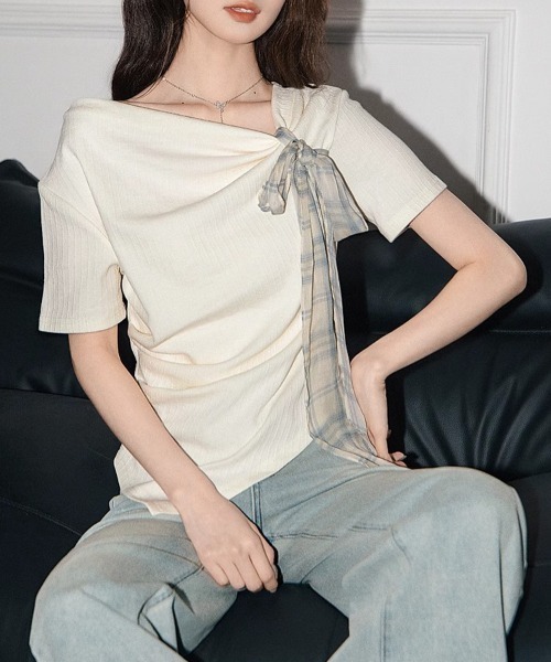 SallyLunn（サリーラン）の「【トレンドライク】チェックリボンアシンメトリートップス（Tシャツ/カットソー・レディース・アイボリー/グレー・MEDIUM/LARGE）」の7枚目の写真