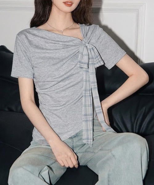 SallyLunn（サリーラン）の「【トレンドライク】チェックリボンアシンメトリートップス（Tシャツ/カットソー・レディース・アイボリー/グレー・MEDIUM/LARGE）」の10枚目の写真