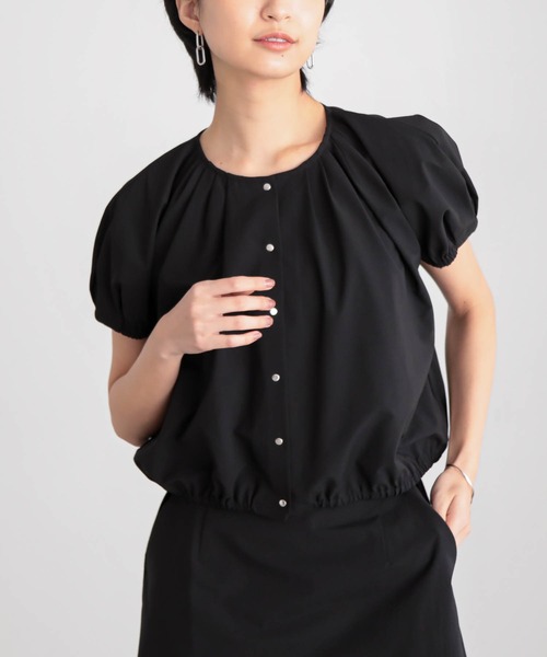 for/c(フォーシー)の「軽量ドライストレッチバルーンブラウス【サスティナブル】(シャツ/ブラウス・レディース・オフホワイト/ブラック/イエロー・M/L)」の18枚目の写真