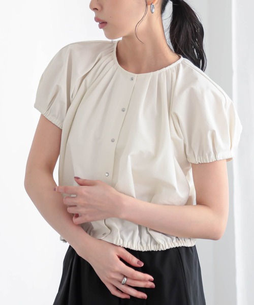 for/c(フォーシー)の「軽量ドライストレッチバルーンブラウス【サスティナブル】(シャツ/ブラウス・レディース・オフホワイト/ブラック/イエロー・M/L)」の4枚目の写真