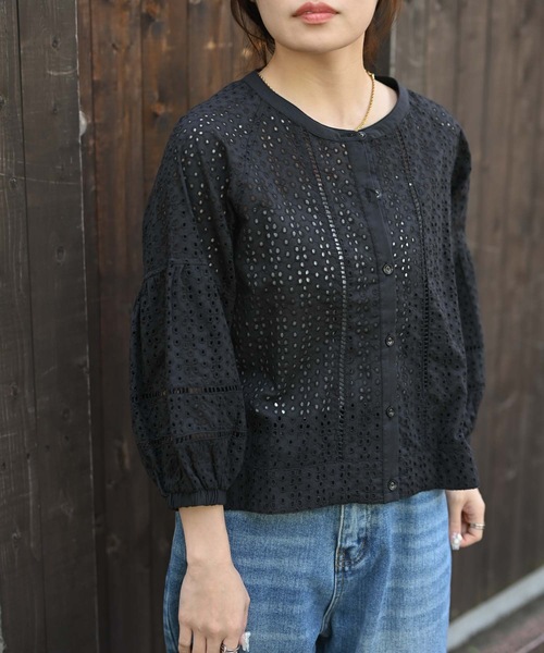 &HALF(アンドハーフ)の「インド綿コクーンカットワーク刺繍ブラウス(シャツ/ブラウス・レディース・ホワイト系その他6/ネイビー/ライトブルー・M/L/LL)」の3枚目の写真