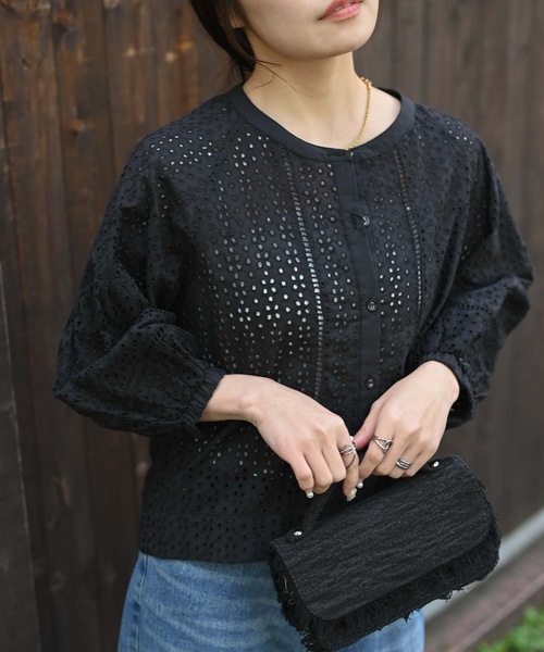 &HALF(アンドハーフ)の「インド綿コクーンカットワーク刺繍ブラウス(シャツ/ブラウス・レディース・ホワイト系その他6/ネイビー/ライトブルー・M/L/LL)」の4枚目の写真