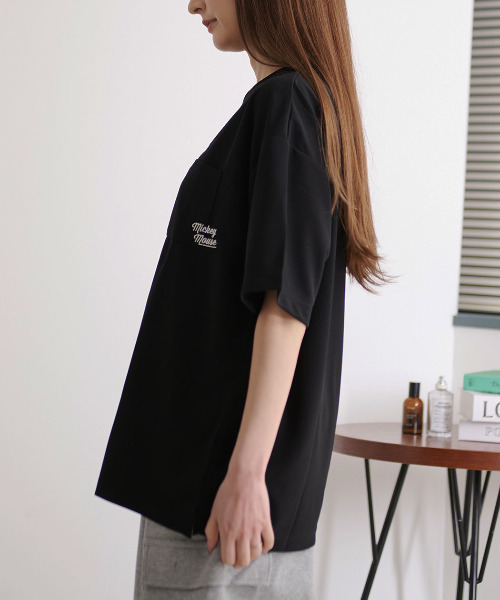 Disney(ディズニー)の「『DISNEY/ディズニー』MICアムンゼンポケットTEE(Tシャツ/カットソー・レディース・ブラック/ホワイト・LL/L/M)」の9枚目の写真