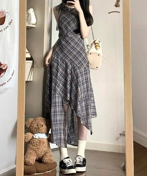 &soiree(アンドソワレ)の「アシンメトリーチャックキャミワンピース(ワンピース・レディース・ネイビー・SMALL/MEDIUM/LARGE/X-LARGE)」の2枚目の写真