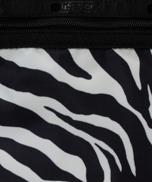 LeSportsac(レスポートサック)の「MINI N/S TOTE クリームブラックゼブラ(ショルダーバッグ・レディース・ブラック・FREE)」の9枚目の写真