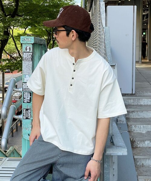CIAOPANIC(チャオパニック)の「(ボーダー/無地)ヘンリーネックアソートTシャツ(Tシャツ/カットソー・レディース・チャコールグレー/グレー/オフホワイト/サックスブルー/ライトグレー/ブラウン・MEDIUM/LARGE)」の2枚目の写真