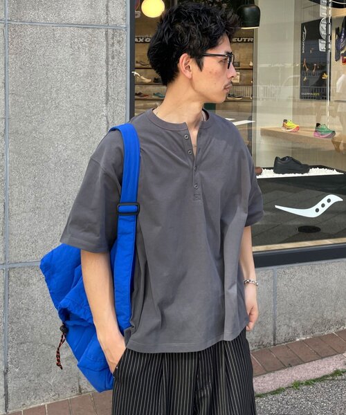 CIAOPANIC(チャオパニック)の「(ボーダー/無地)ヘンリーネックアソートTシャツ(Tシャツ/カットソー・レディース・チャコールグレー/グレー/オフホワイト/サックスブルー/ライトグレー/ブラウン・MEDIUM/LARGE)」の3枚目の写真