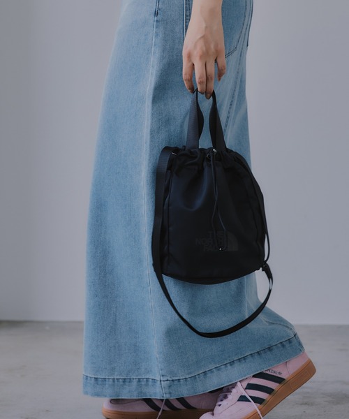 THE NORTH FACE(ザノースフェイス)の「【THE NORTH FACE】BONNEY BUCKET BAG MINI(ショルダーバッグ・レディース・ブラック・FREE)」の9枚目の写真
