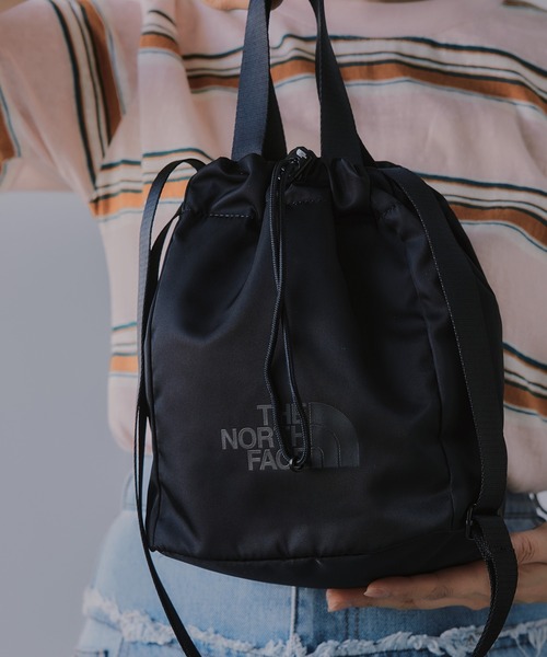 THE NORTH FACE(ザノースフェイス)の「【THE NORTH FACE】BONNEY BUCKET BAG MINI(ショルダーバッグ・レディース・ブラック・FREE)」の7枚目の写真