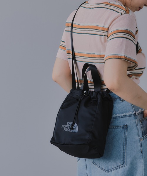 THE NORTH FACE(ザノースフェイス)の「【THE NORTH FACE】BONNEY BUCKET BAG MINI(ショルダーバッグ・レディース・ブラック・FREE)」の10枚目の写真