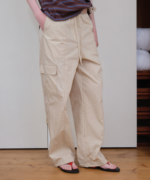 FRIVER07（フリバー07）の「Parachute pocket string pants [FRSP08PT02]_Beige（スウェットパンツ・レディース・ベージュ・MEDIUM/SMALL）」の2枚目の写真