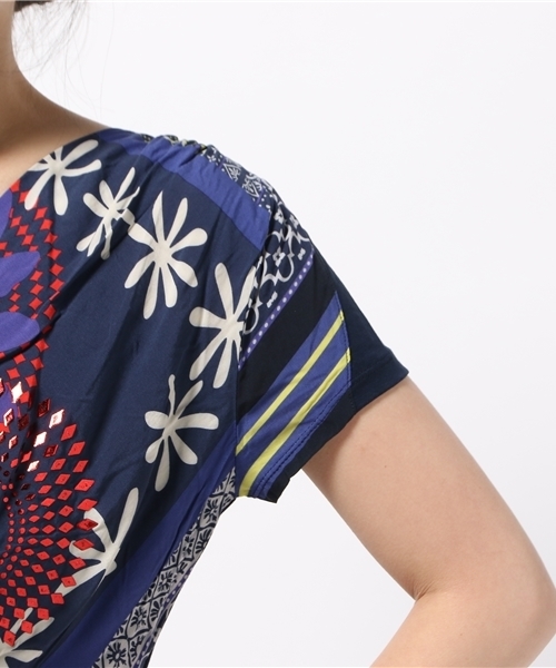 Desigual(デシグアル)の「「Desigual/デシグアル」フラワー風ドレスワンピース(ワンピース・レディース・ダークネイビー・SMALL/LARGE/X-LARGE/MEDIUM/X-SMALL)」の8枚目の写真