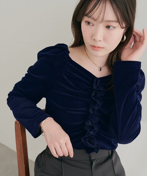 natural couture(ナチュラルクチュール)の「ギャザーフリルベロアトップス(Tシャツ/カットソー・レディース・ブラック/ピンクベージュ/ブラウン/ネイビー/アイボリー/グレイッシュベージュ/ドット・FREE)」の8枚目の写真