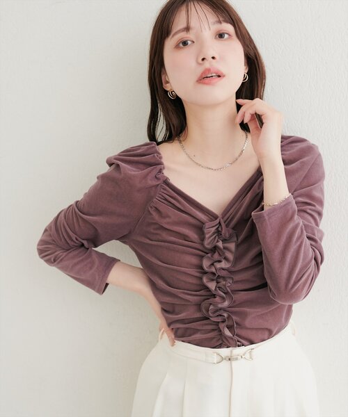 natural couture（ナチュラルクチュール）の「ギャザーフリルベロアトップス（Tシャツ/カットソー・レディース・ブラック/ピンクベージュ/ブラウン/ネイビー/アイボリー/グレイッシュベージュ・FREE）」の19枚目の写真