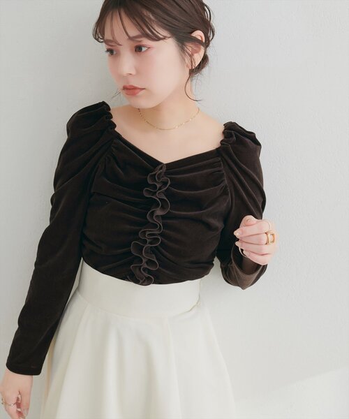 natural couture（ナチュラルクチュール）の「ギャザーフリルベロアトップス（Tシャツ/カットソー・レディース・ブラック/ピンクベージュ/ブラウン/ネイビー/アイボリー/グレイッシュベージュ・FREE）」の14枚目の写真