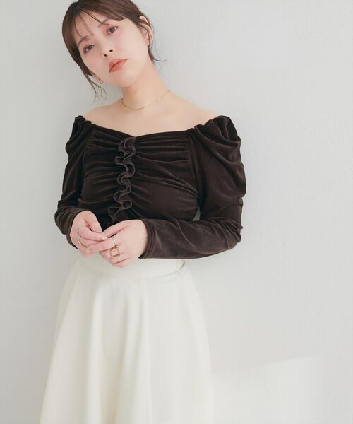 natural couture（ナチュラルクチュール）の「ギャザーフリルベロアトップス（Tシャツ/カットソー・レディース・ブラック/ピンクベージュ/ブラウン/ネイビー/アイボリー/グレイッシュベージュ・FREE）」の13枚目の写真
