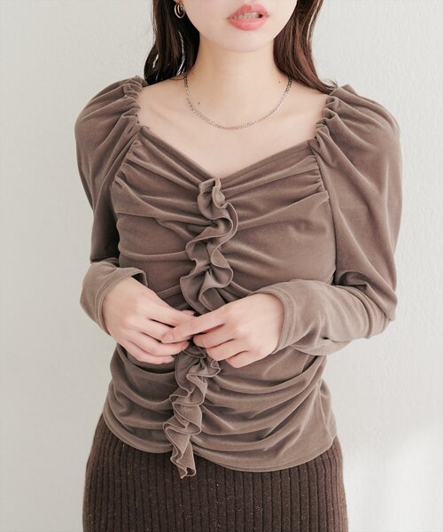 natural couture（ナチュラルクチュール）の「ギャザーフリルベロアトップス（Tシャツ/カットソー・レディース・ブラック/ピンクベージュ/ブラウン/ネイビー/アイボリー/グレイッシュベージュ・FREE）」の11枚目の写真