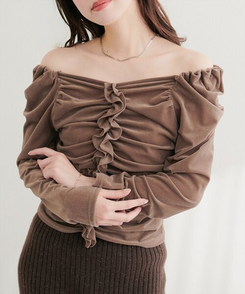 natural couture（ナチュラルクチュール）の「ギャザーフリルベロアトップス（Tシャツ/カットソー・レディース・ブラック/ピンクベージュ/ブラウン/ネイビー/アイボリー/グレイッシュベージュ・FREE）」の9枚目の写真