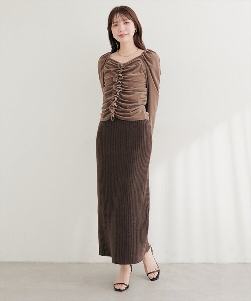 natural couture（ナチュラルクチュール）の「ギャザーフリルベロアトップス（Tシャツ/カットソー・レディース・ブラック/ピンクベージュ/ブラウン/ネイビー/アイボリー/グレイッシュベージュ・FREE）」の7枚目の写真
