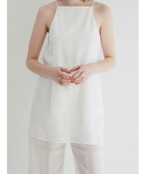 CLANE(クラネ)の「CLANE/クラネ/EMBROIDERY LACE CAMI ALL IN ONE(サロペット/オーバーオール・レディース・ブラック/ホワイト・1)」の4枚目の写真