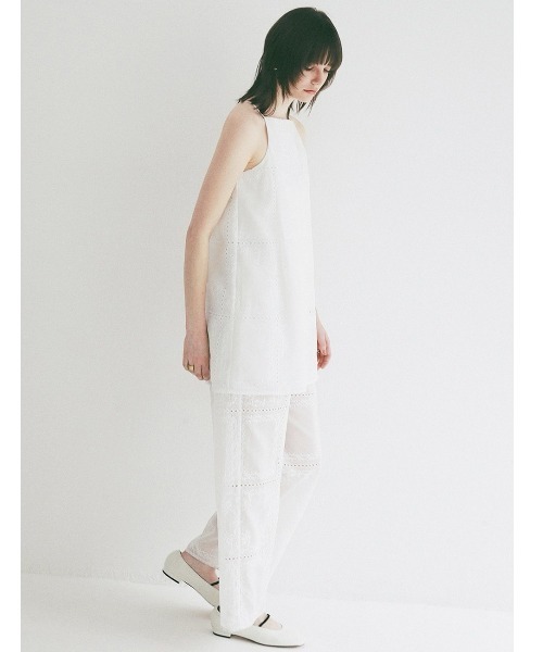 CLANE(クラネ)の「CLANE/クラネ/EMBROIDERY LACE CAMI ALL IN ONE(サロペット/オーバーオール・レディース・ブラック/ホワイト・1)」の6枚目の写真