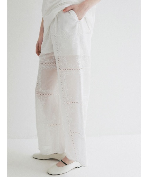 CLANE(クラネ)の「CLANE/クラネ/EMBROIDERY LACE CAMI ALL IN ONE(サロペット/オーバーオール・レディース・ブラック/ホワイト・1)」の11枚目の写真