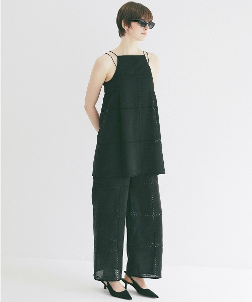CLANE(クラネ)の「CLANE/クラネ/EMBROIDERY LACE CAMI ALL IN ONE(サロペット/オーバーオール・レディース・ブラック/ホワイト・1)」の20枚目の写真