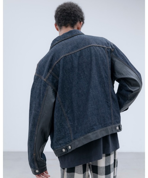 uniform experiment（ユニフォームエクスペリメント）の「LEATHER ASSEMBLED DENIM TRUCKER JACKET（デニムジャケット・メンズ・インディゴブルー・2/3/1/4/5）」の3枚目の写真