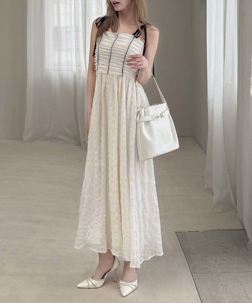 ROYAL PARTY(ロイヤルパーティー)の「シアーチェック配色パイピングフレアワンピース(ワンピース・レディース・ブルー/オフホワイト/ブラック・FREE)」の5枚目の写真