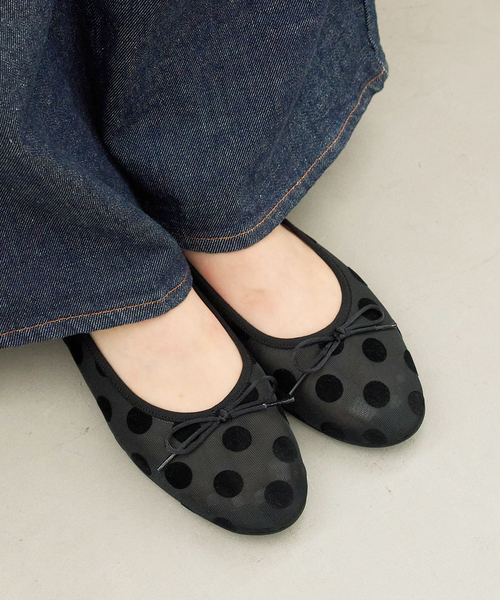 FLAT(フラット)の「ラウンドシアーバレエ(バレエシューズ・レディース・ブラウン/ベージュ/ブラック×ブラック・23cm/25cm/23.5cm/24cm/24.5cm/22.5cm/22cm)」の8枚目の写真
