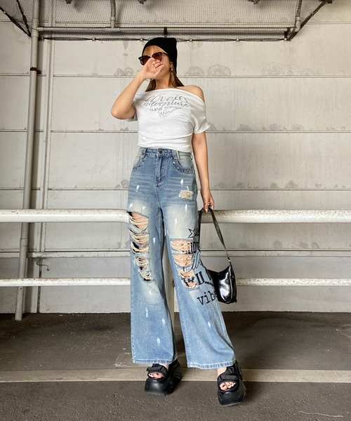 non-hedge(ノンヘッジ)の「デニムロゴダメージストレートパンツ(デニムパンツ・レディース・ブルー・S/M)」の3枚目の写真