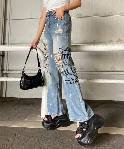non-hedge(ノンヘッジ)の「デニムロゴダメージストレートパンツ(デニムパンツ・レディース・ブルー・S/M)」の9枚目の写真