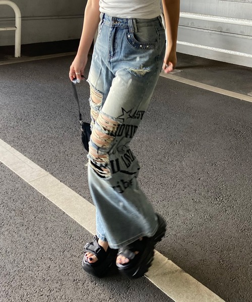 non-hedge(ノンヘッジ)の「デニムロゴダメージストレートパンツ(デニムパンツ・レディース・ブルー・S/M)」の13枚目の写真