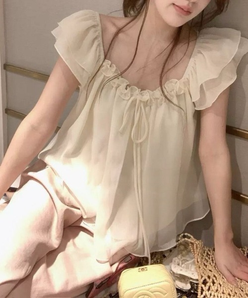 Beststore(ベストストア)の「シフォンブラウス フリル パフスリーブ リボン チュニック 半袖 トップス フェミニン ガーリー(シャツ/ブラウス・レディース・アイボリー/ピンク・FREE)」の3枚目の写真