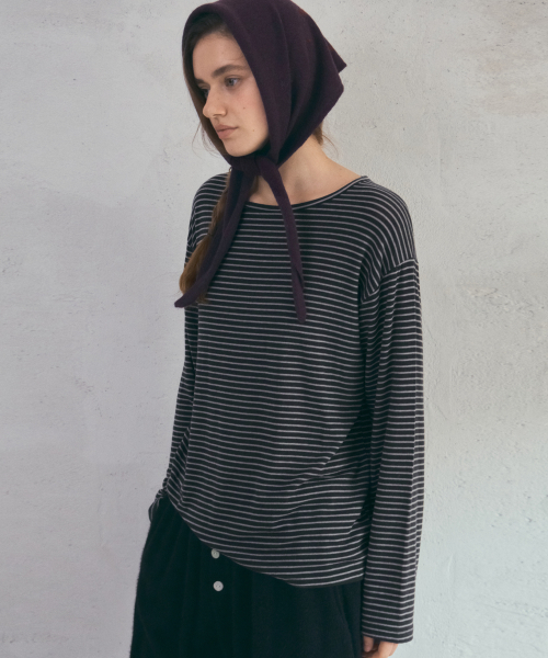 OURNOSTALGIA(アワー ノスタルジア)の「Merino Wool Stripe T-shirt_Charcoal(O25-TP24)(Tシャツ/カットソー・レディース・チャコール・FREE)」の2枚目の写真