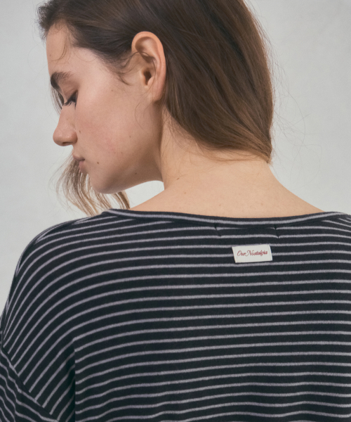 OURNOSTALGIA(アワー ノスタルジア)の「Merino Wool Stripe T-shirt_Charcoal(O25-TP24)(Tシャツ/カットソー・レディース・チャコール・FREE)」の4枚目の写真
