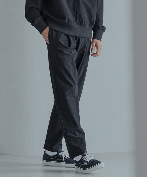 Magine(マージン)の「mp15245-Twill-Textured Nylon Stretch One-Tuck Easy Pants タックイージーパンツ(MGN-263-021)(その他パンツ・メンズ・ブラック/グレイッシュベージュ/チャコール・44/46/48)」の4枚目の写真