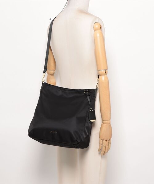 Jewelna Rose(ジュエルナローズ)の「ルフィーヌ 2wayショルダーバッグ 16342(ショルダーバッグ・レディース・グレイッシュベージュ/ダークグレー/ブラック・FREE)」の4枚目の写真